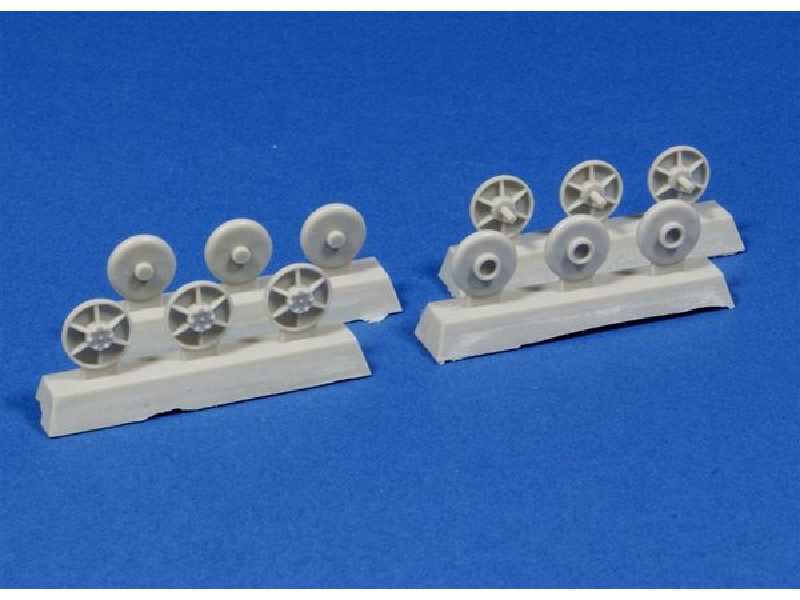 Steel Return Rollers For Stug Iii (Pattern C) - image 1