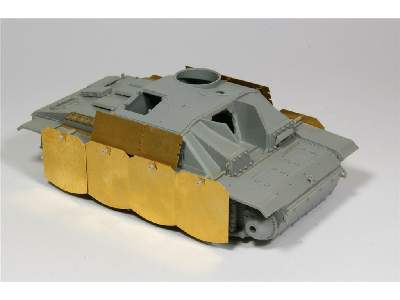 Late Schurzen For Stug Iii G - image 3