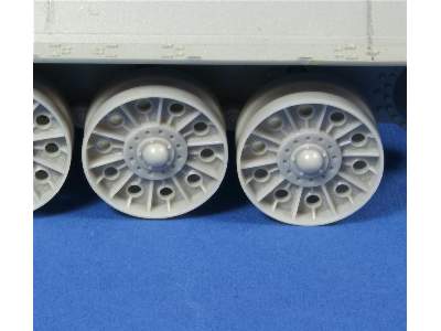 Uztm Type Road Wheels For T-34 - image 4