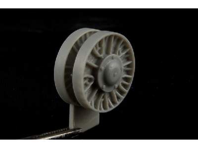 Road Wheels For Js-1/2/3/Jsu-152 - image 1