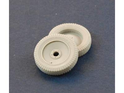 Spare Wheels For Sd.Kfz 10 & 250 (Commercial Pattern ) - image 1