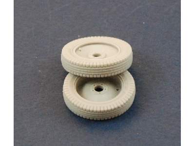 Spare Wheels For Sd.Kfz 10 & 250 (Commercial Pattern ) - image 2