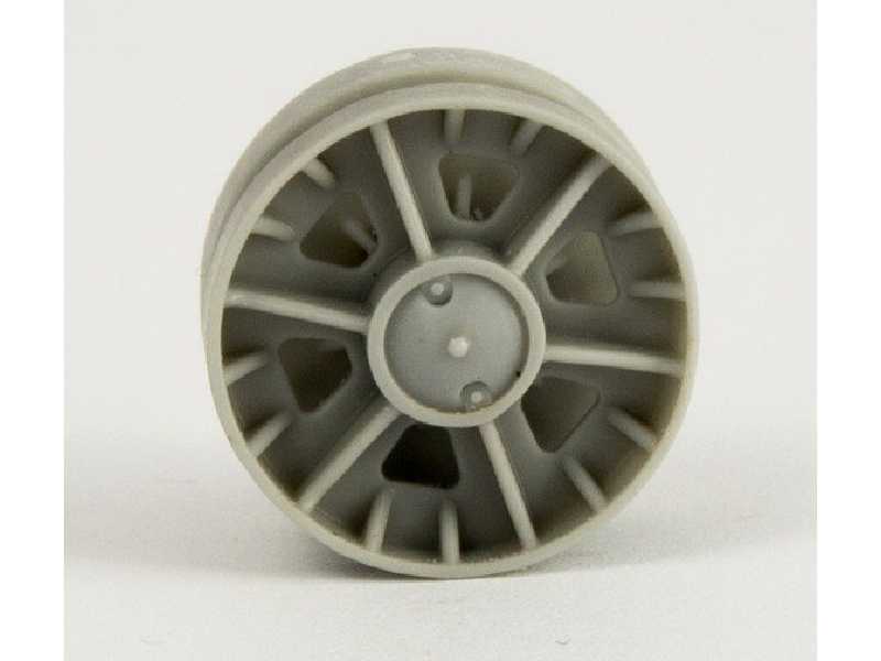 Road Wheels Kv-i/Ii (Cast Pattern) - image 1