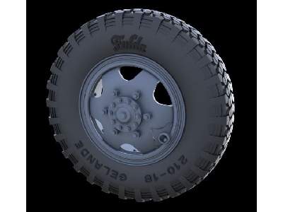 Sd.Kfz 231 Road Wheels (Early Gelande Pattern) - image 1