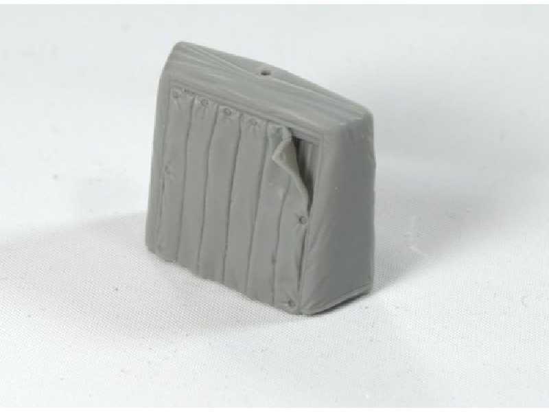 Sd.Kfz 7 Engine Deck With Canvas Cover (Trumpeter Kits) - image 1