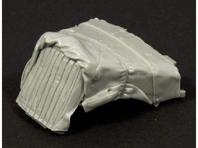 Opel Blitz Engine Deck With Canvas Cover (Tamiya Kit) - image 2