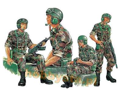 Republic of Korea tank crew - image 1