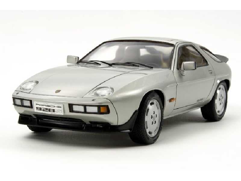 Porsche 928S - image 1