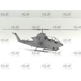 Ah-1g Cobra With Vietnam War Us Helicopter Pilots - image 3