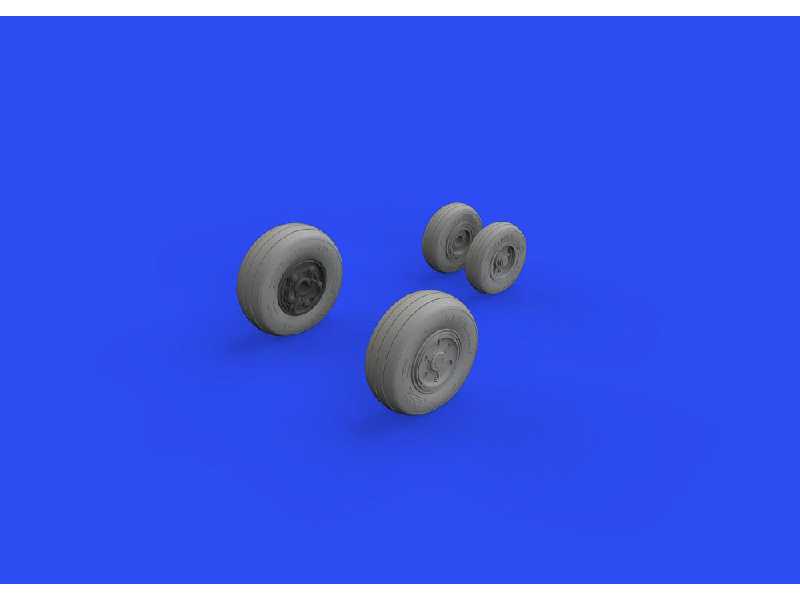 F/ A-18E wheels 1/48 - image 1