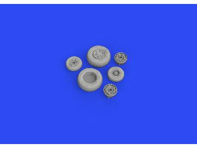 F/ A-18E wheels 1/48 - image 2