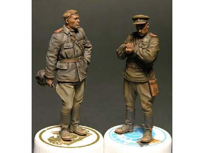 Soviet Officers At Field Briefing - Special Edition - image 13