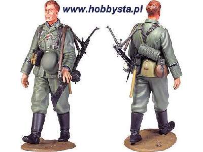 WWII Wehrmacht Infantryman (On Maneuver) - image 1