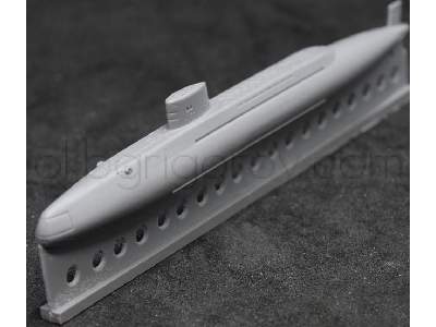 Royal Navy Resolution Class Submarine - image 3