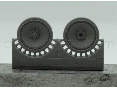 Wheels For Pz.V Panther, With 32 Bolts - image 3