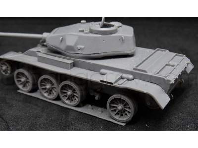 Soviet Medium Tank T-44 - image 16