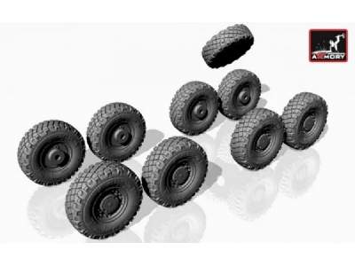 Lav-25 Series Wheels W/ 325/85 R16 Xml Tires - image 1