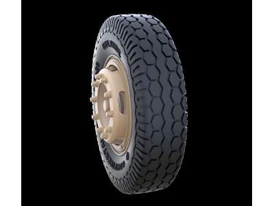 Road Wheels For Mercedes 4500 (Late Pattern) - image 1