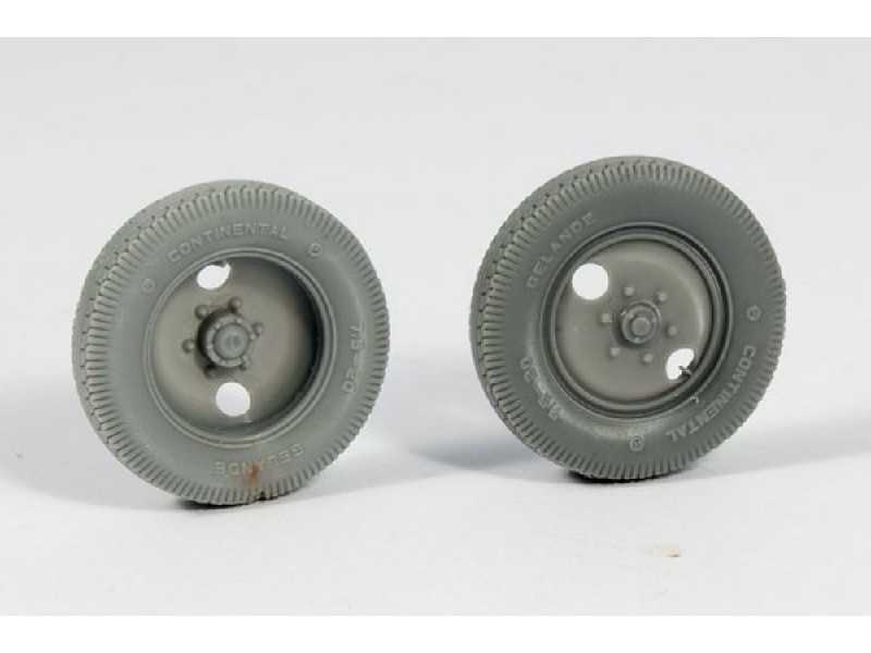 Mercedes 1500 Early 2 Holes Road Wheels (Commercial Pattern) - image 1