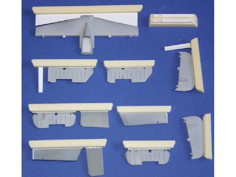 B-25J Control surfaces (Revell) - image 1