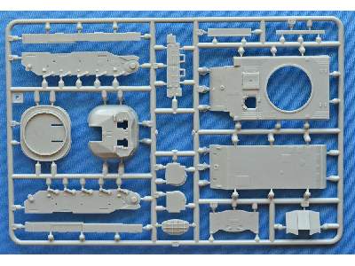 AMX-13 DCA twin 30mm AA version - image 3