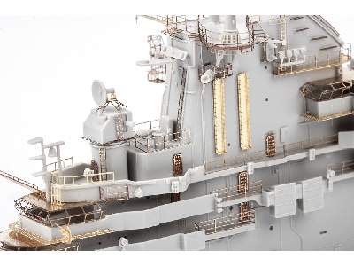 USS Intrepid CV-11 PART II 1/350 - Trumpeter - image 3