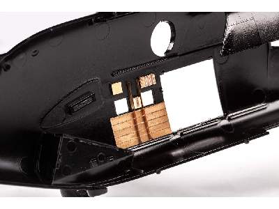 Mi-24D cargo interior 1/48 - TRUMPETER - image 7