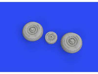 Z-326/526 wheels 1/48 - EDUARD - image 2