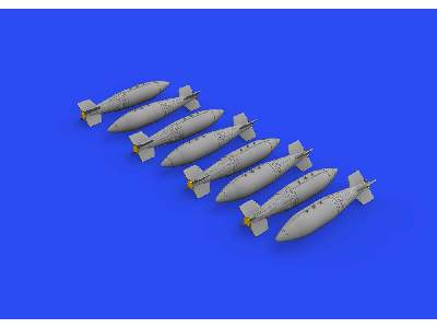 British 1000lb retarded bombs w_960 fuse 1/72 - image 2