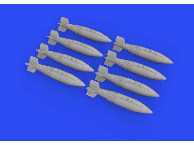 British 1000lb retarded bombs w_960 fuse 1/72 - image 3