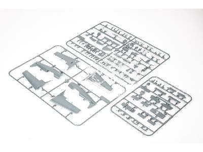 Z-526AFS Akrobat 1/48 - image 9