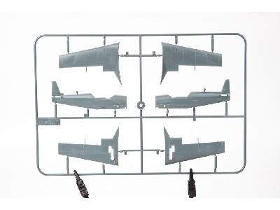 Z-526AFS Akrobat 1/48 - image 12