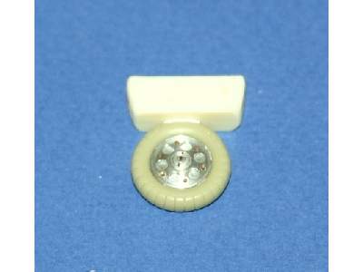 FW 190A/D Wheels with circular holes 2pcs - image 1