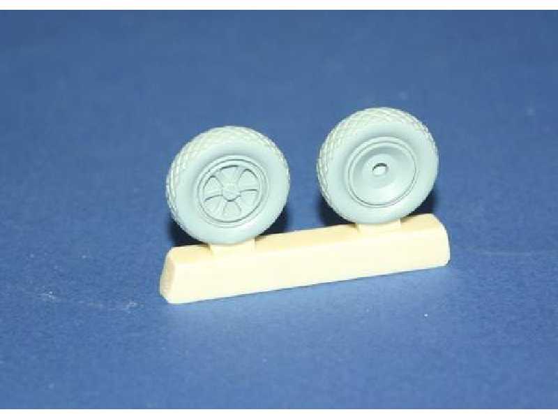 P-47D Thunderbolt wheels for Hasegawa/Tamiya - image 1