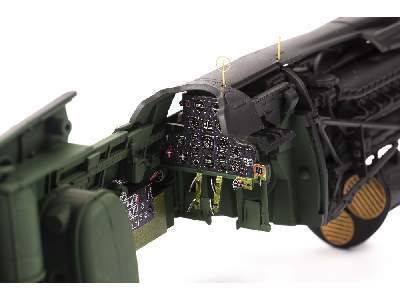 Hawk 81-A2 1/32 - GREAT WALL HOBBY - image 3