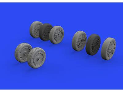 SR-71A wheels 1/48 - REVELL - image 1