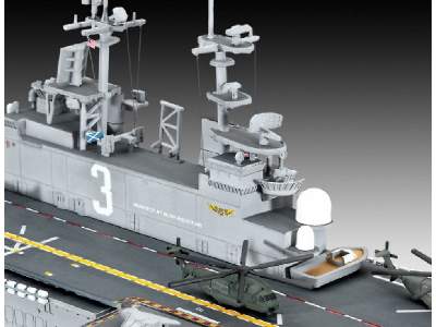 Assault Carrier USS WASP CLASS - image 3