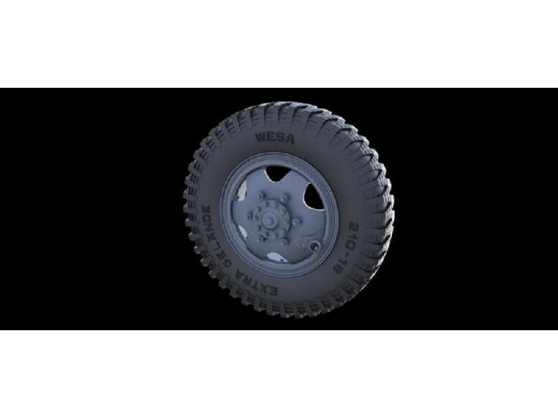 Sd.Kfz 232 Road Wheels (Late Pattern) - image 1