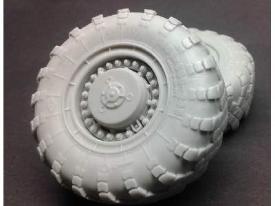 Maz-543 Road Wheels - image 1