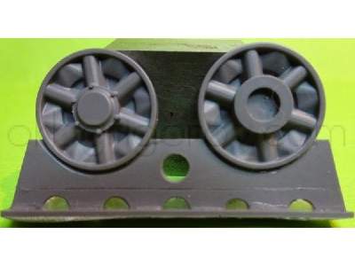 Early Idler Wheels For T-64 (6 Per Set) - image 1