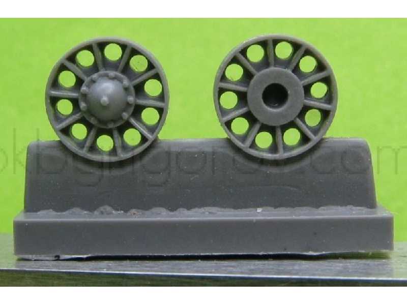 Idler Wheel For T-34 Mod.1942-45 (6 Per Set) - image 1