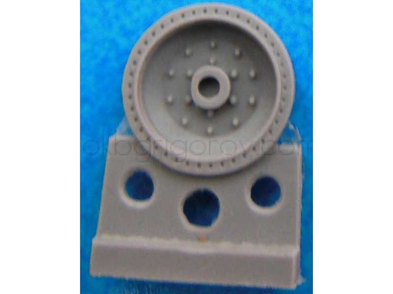 Wheels For T-34,10 Bolts, Late Production, Bandage With 42 Apertures - image 1