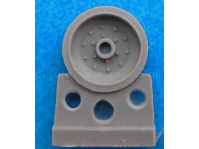 Wheels For T-34,10 Bolts, Late Production,smooth Bandage - image 1