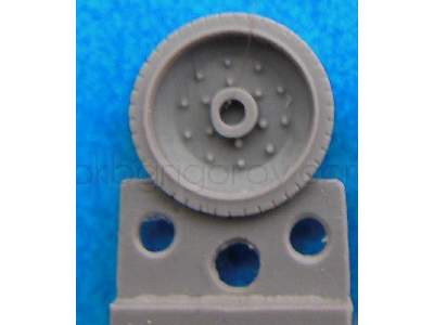 Wheels For T-34,10 Bolts, Late Production, Bandage With Pattern - image 1