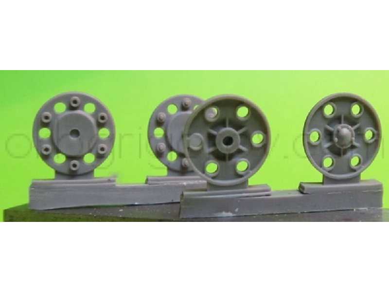 Sprocket Wheel For T-34,mod.1943 (6 Per Set) - image 1 Sprocket Wheel For T-34,mod.1943 (6 Per Set) - image 1