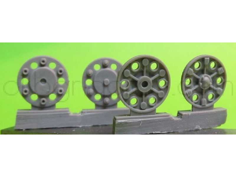 Sprocket Wheel For T-34,mod.1943-45 Type 2 (6 Per Set) - image 1