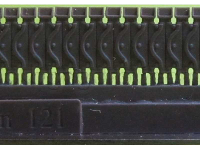 Tracks For M4 Family, T62 With Extended End Connectors Type 1 - image 1