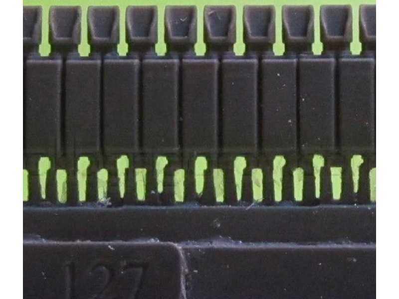Tracks For M4 Family, T51 With Extended End Connectors Type 3 - image 1