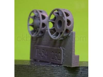 Early Idler Wheel For T-54 (10 Per Set) - image 1