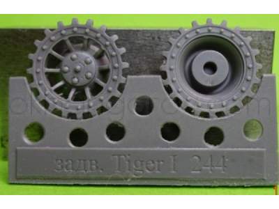 Sprockets For Tiger I, Type 1 (8 Per Set) - image 1